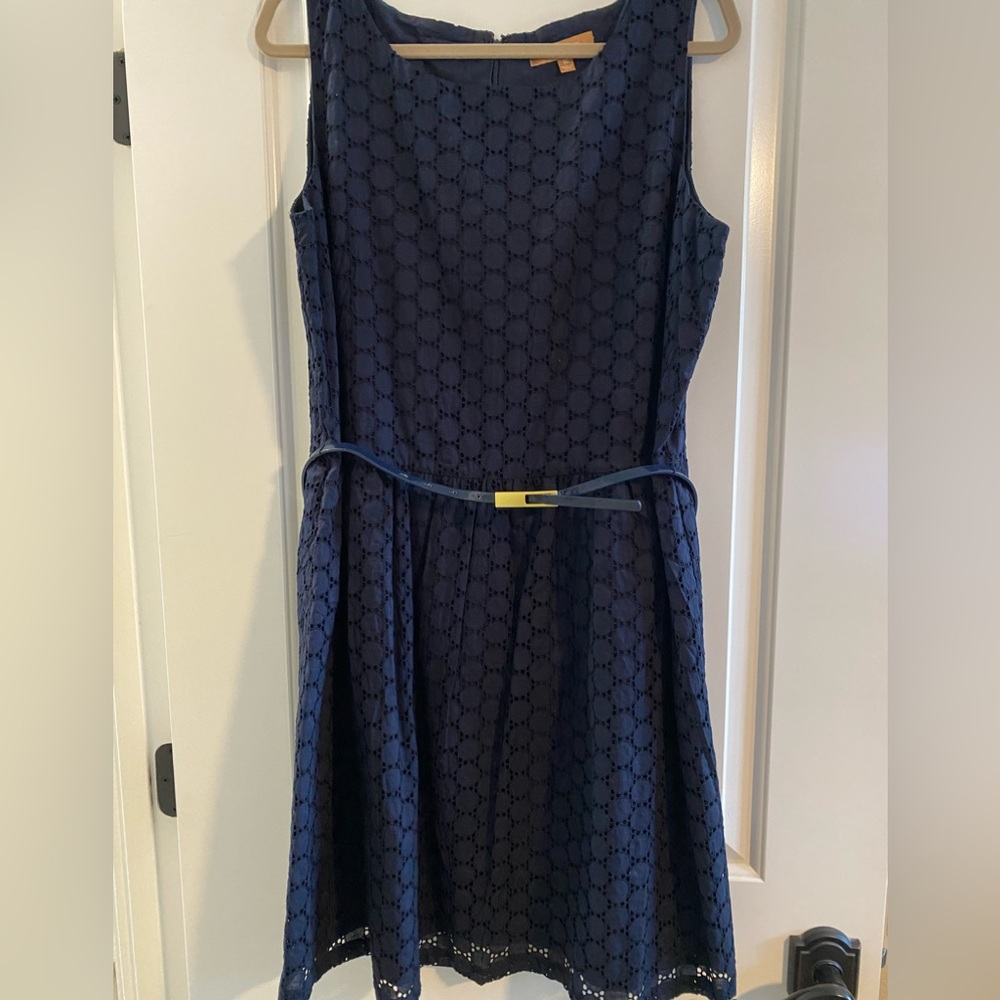 NWOT- Ellen Tracy navy a-like dress
